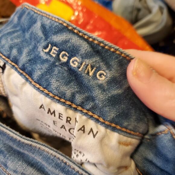 American Eagle Heavily Distressed Stretch Skinny Jeans Distressed Medium Wash - Picture 8 of 12